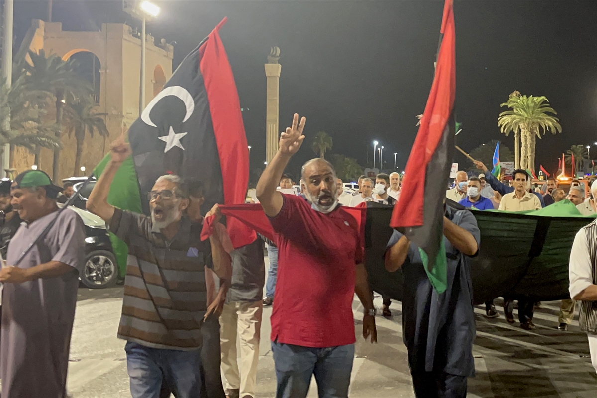 Libyalılar, Temsilciler Meclisinin hükümetten güvenoyunu geri çekme kararını protesto etti