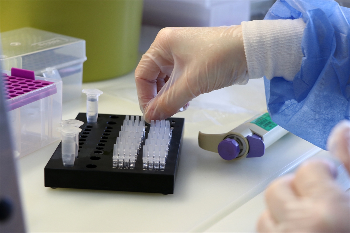 Manisa Celal Bayar Üniversitesinin 3. doz Kovid-19 aşısı araştırma sonuçları açıklandı: