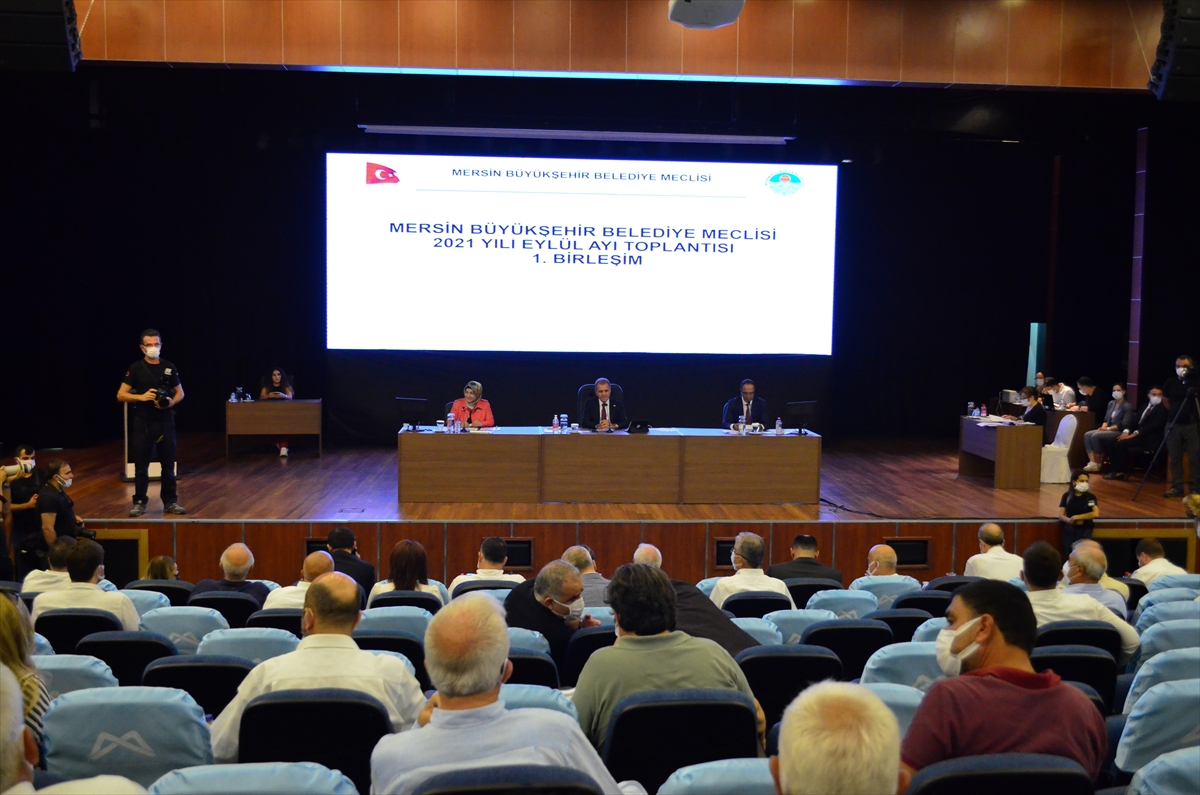 Mersin Büyükşehir Belediye Başkanı Vahap Seçer'den şiddetli rüzgar uyarısı: