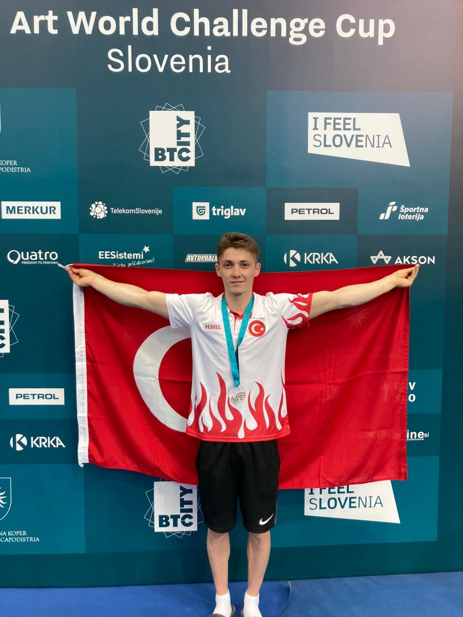 Milli cimnastikçi Sercan Demir, Slovenya'da altın madalya kazandı