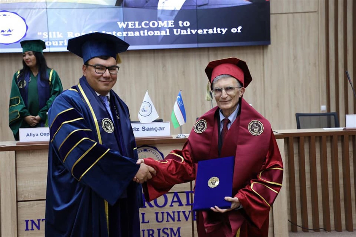 Nobel ödüllü bilim insanı Aziz Sancar'a Özbekistan'da fahri doktora unvanı verildi