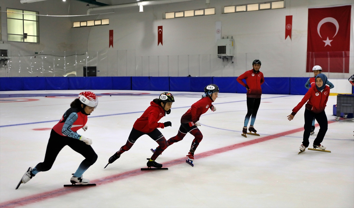 Short Track Milli Takımı Başantrenörü Sultangaliyev, olimpiyatlar için umutlu: