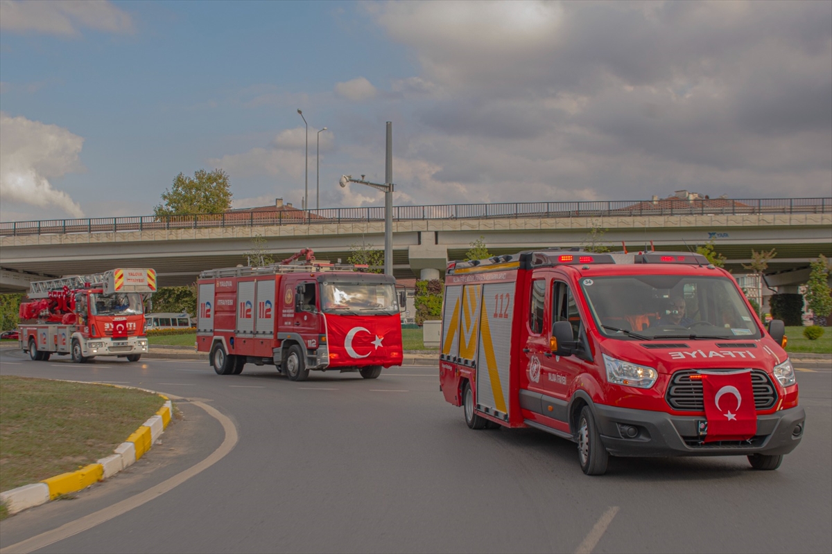 Yalova’da emekli olan itfaiye erine meslektaşlarından sürpriz kutlama