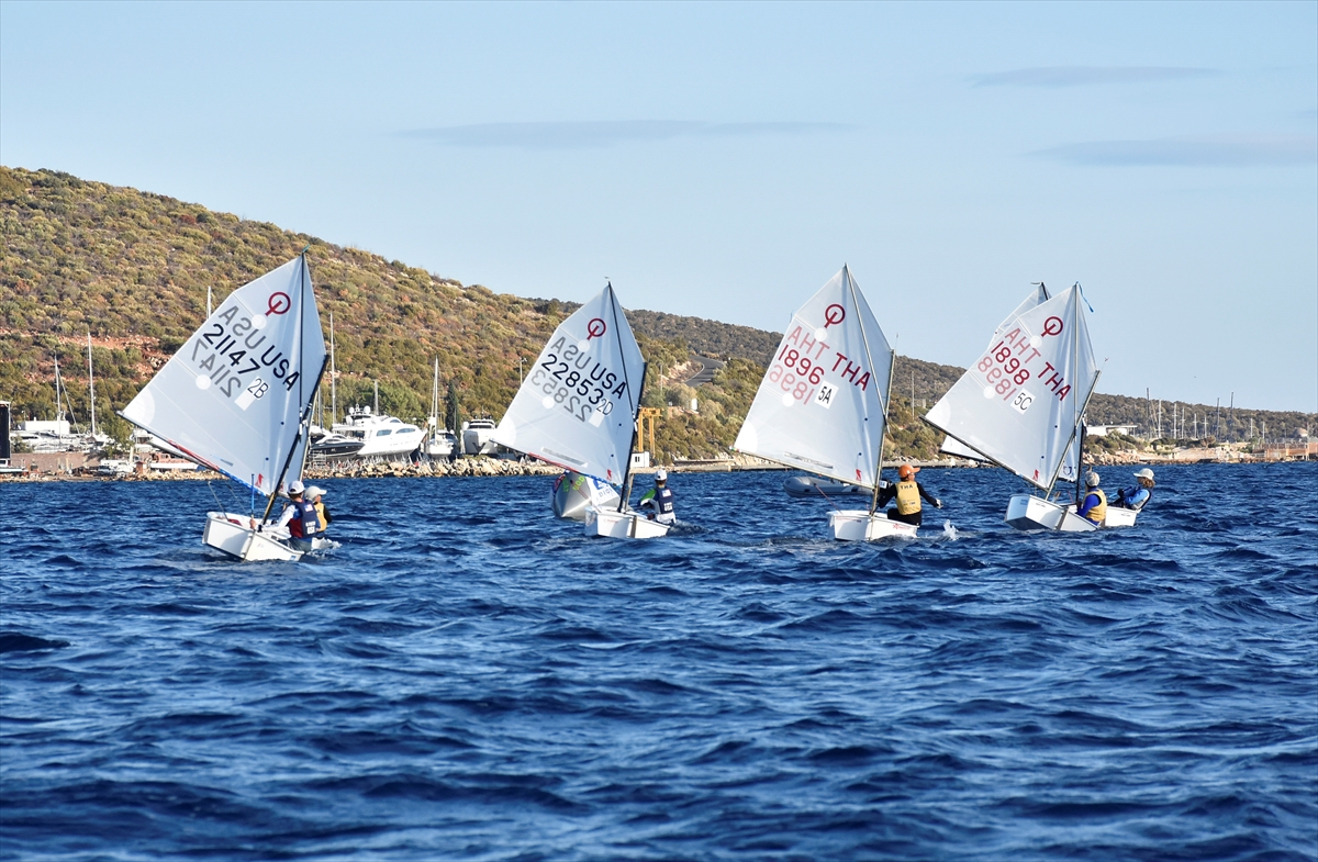 Bodrum'da Uluslararası Optimist Yarışları devam ediyor