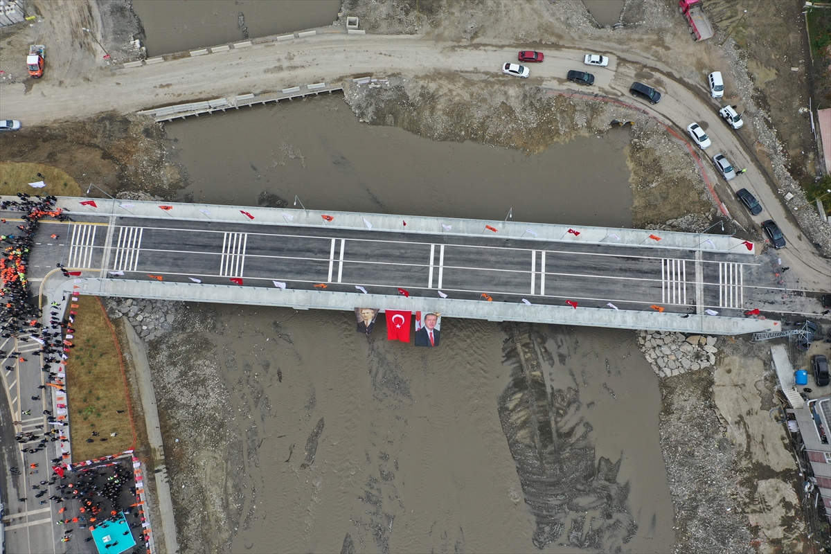 Bakan Karaismailoğlu, Kastamonu'da Çatalzeytin Köprüsü'nün açılışında konuştu: