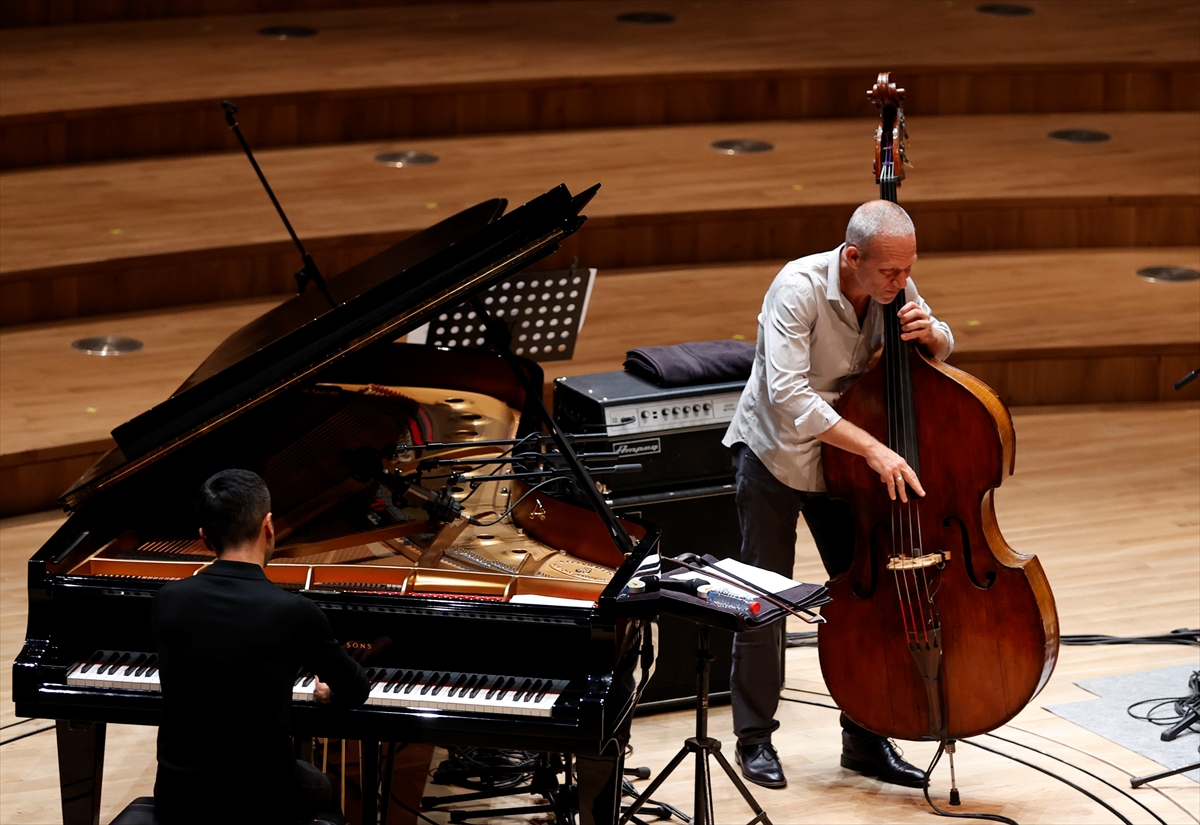 Caz sanatçısı Avishai Cohen başkentli hayranlarına müzik ziyafeti sundu