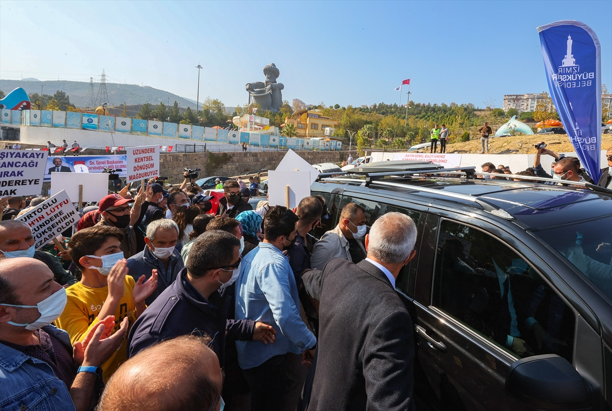 CHP Genel Başkanı Kılıçdaroğlu, İzmir'de toplu açılış ve temel atma törenine katıldı
