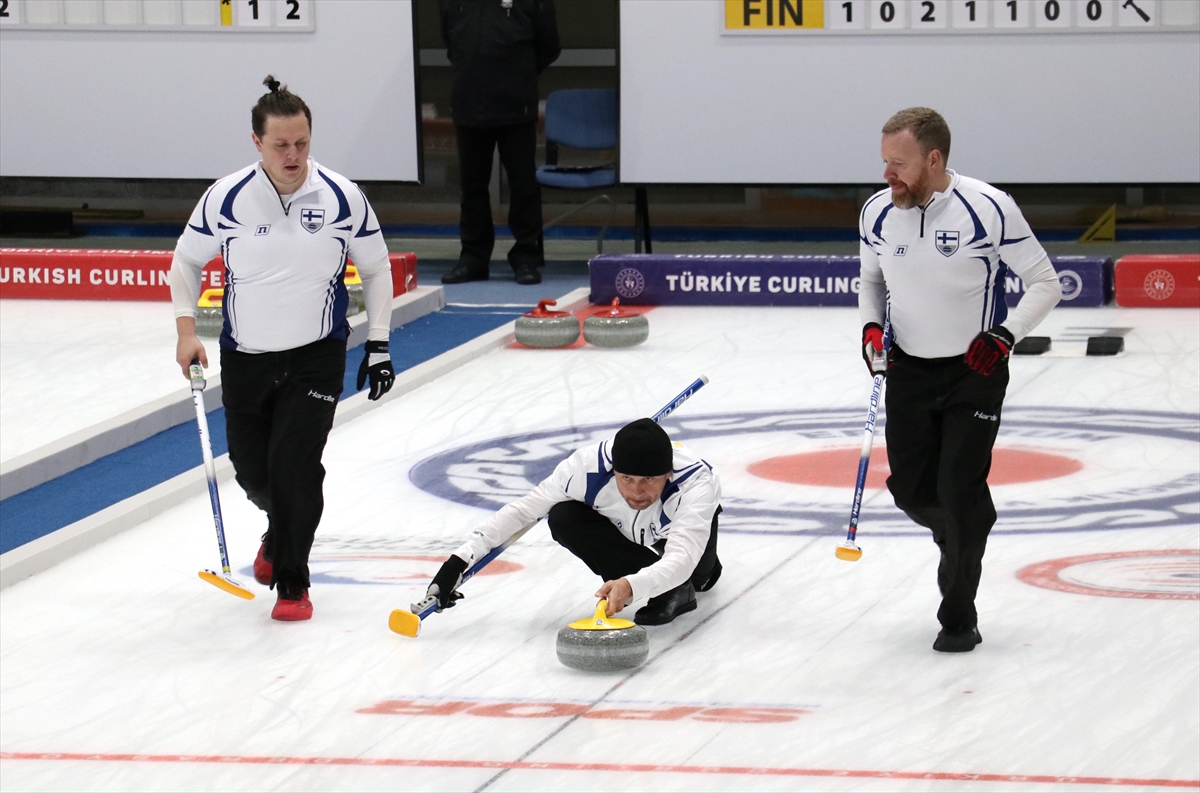 Curling: 2022 Kış Olimpiyat Oyunları ön eleme müsabakaları