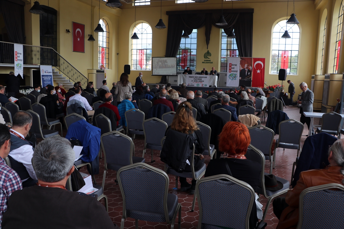 Marmara Denizi'nin küresel iklim değişikliği ve kirliliğe bağlı ısındığı belirtildi