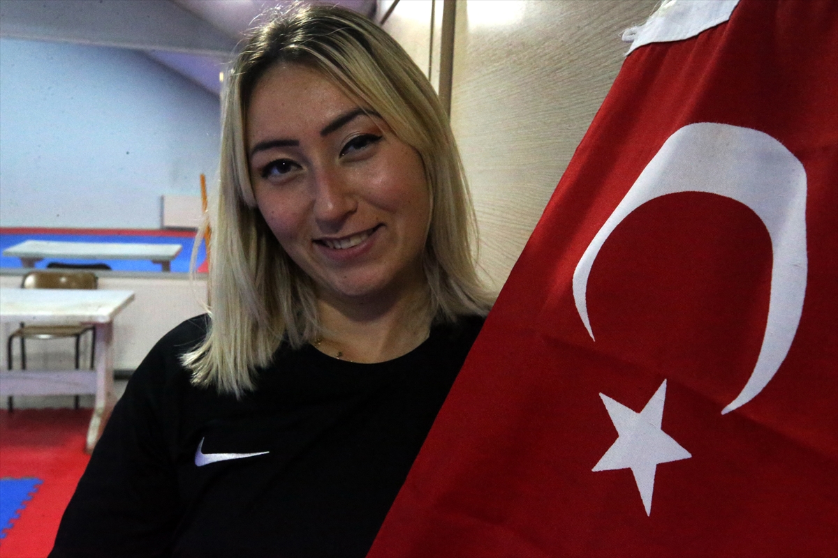 Para tekvandocu Kadriye Turgut, Dünya Şampiyonası'nda altın madalyaya odaklandı