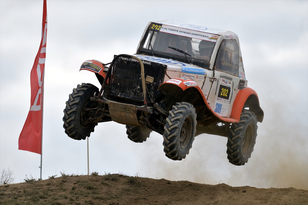 Petlas 2021 Türkiye Off-Road Şampiyonası'nın 3. ayağı Karabük'te sürüyor