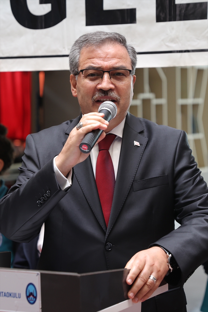 Selimiye İmam Hatip Ortaokulunda 4006 TÜBİTAK Bilim Fuarı açıldı