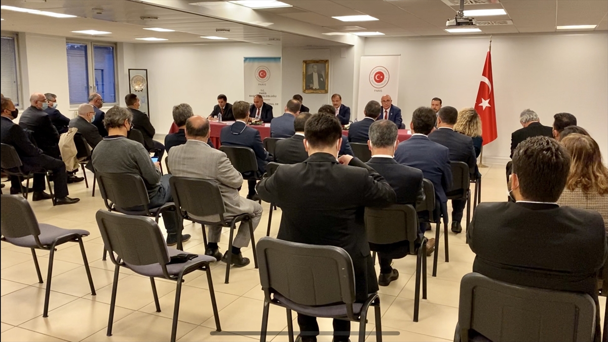 TBMM İnsan Haklarını İnceleme Komisyonu Başkanı Çavuşoğlu, Paris'te STK temsilcileriyle görüştü