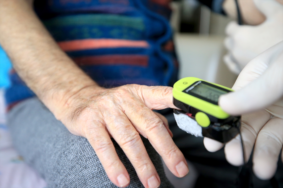 Trakya'da 65 yaş üzeri ve risk grubundakilere “grip aşıları” evlerinde yapılıyor