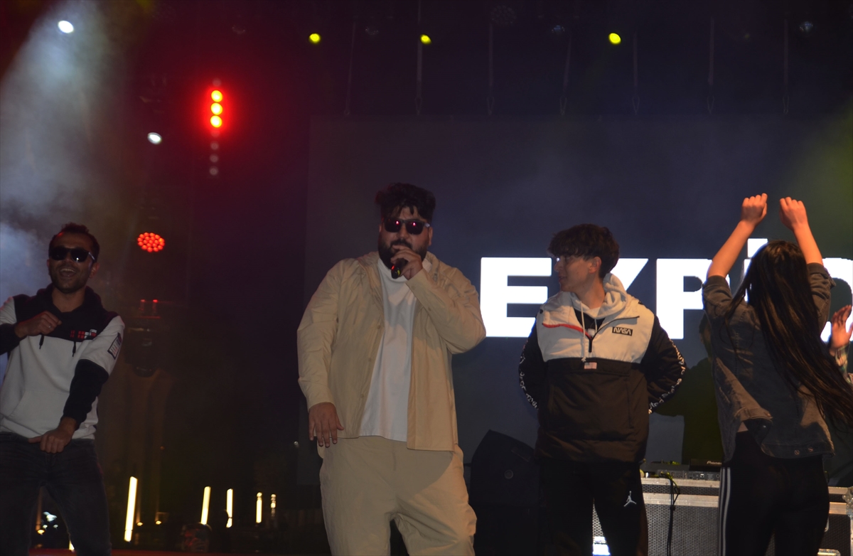 Türk rap şarkıcısı Eypio, Kütahya'da sahne aldı