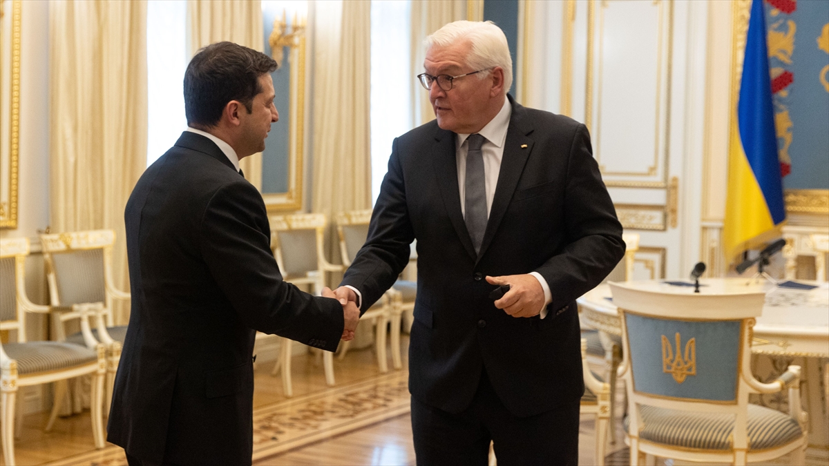 Ukrayna Devlet Başkanı Zelenskiy, Almanya Cumhurbaşkanı Steinmeier ile Kiev'de görüştü