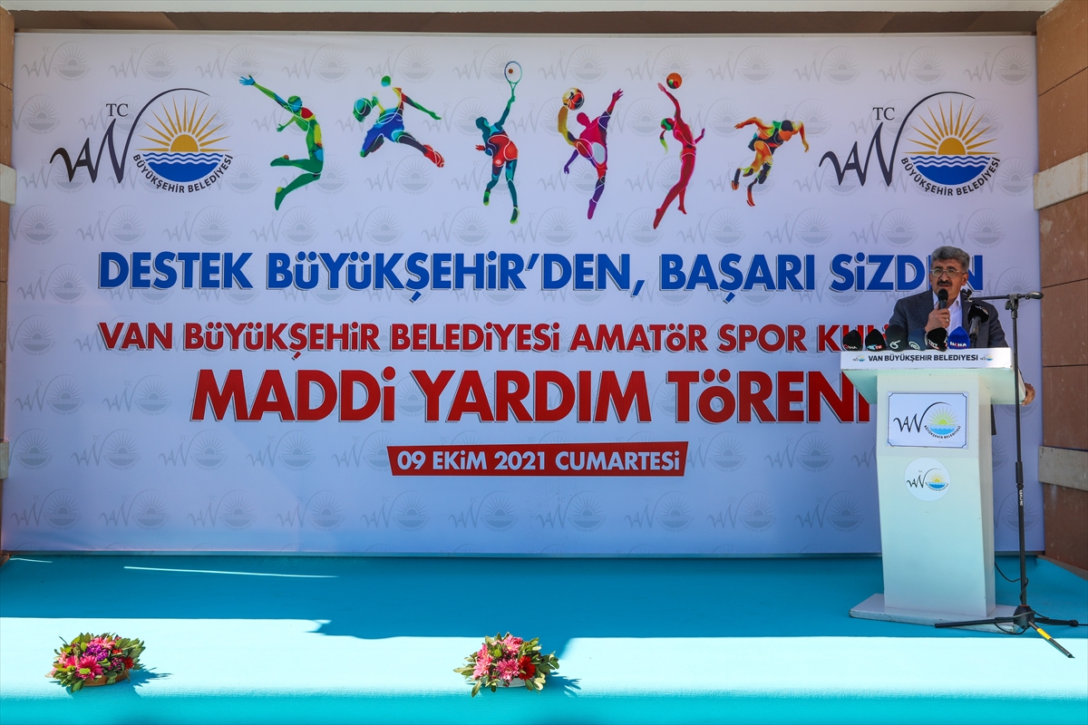 Van Büyükşehir Belediyesinden spor kulüplerine 1 milyon lira destek
