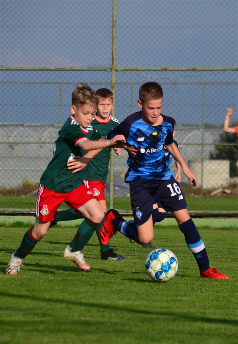 Antalya'da Uluslararası Çocuk Futbol Turnuvası başladı