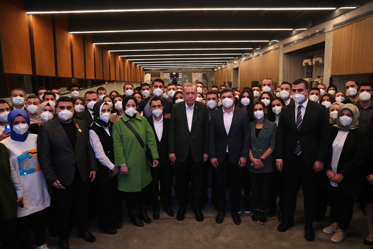 Cumhurbaşkanı Erdoğan, Çanakkale'de gençlerle bir araya geldi: (4)
