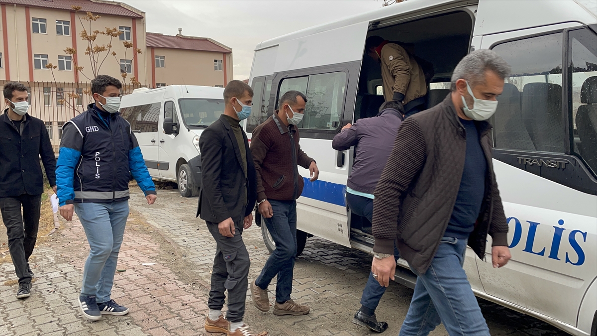 Erzincan'da 8 düzensiz göçmen yakalandı