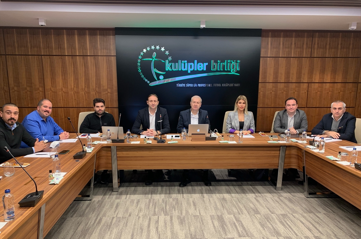 Futbol kulüplerine, “blockchain” ve “fan token” eğitimi verildi