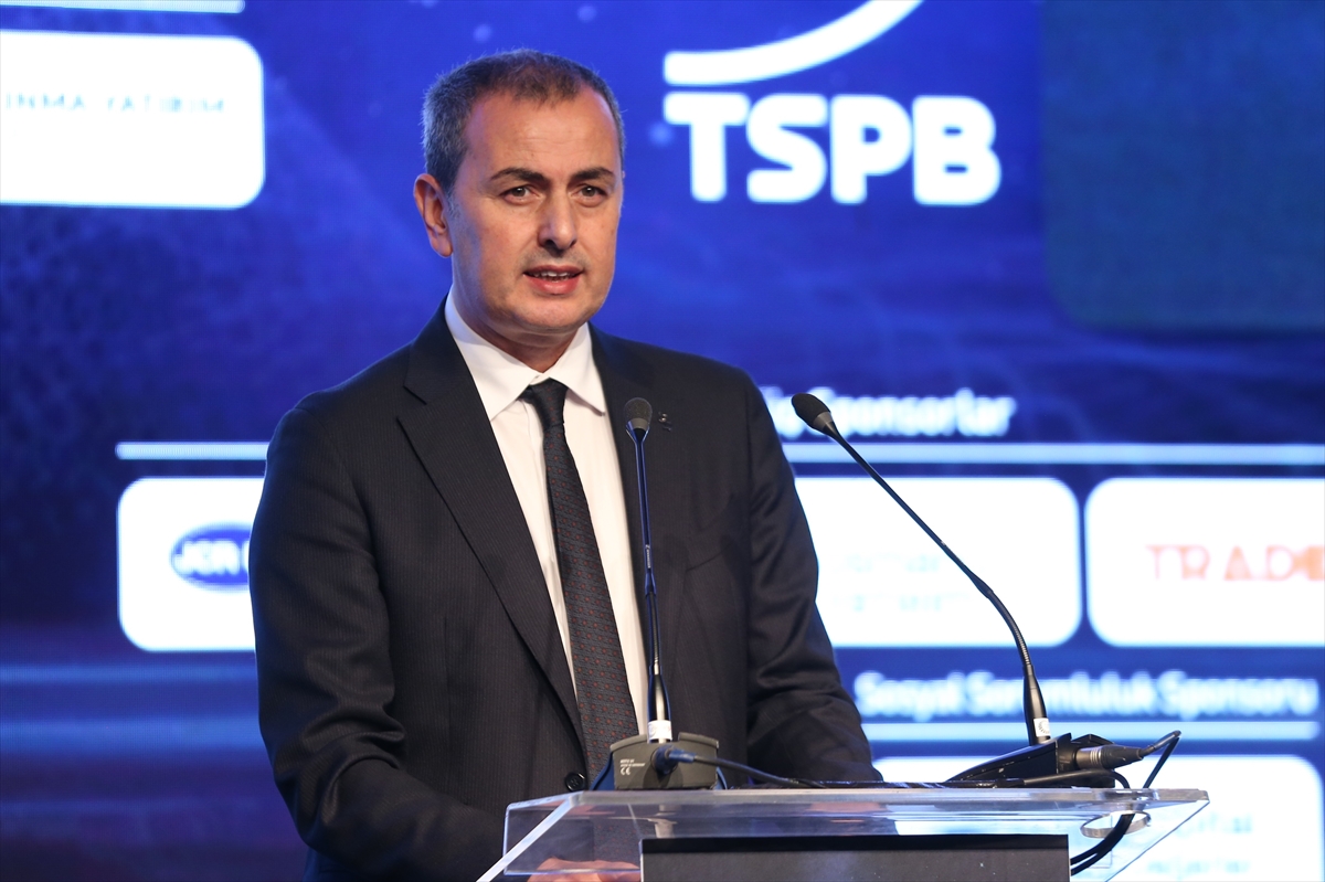 İş Bankası Genel Müdürü Aran: “Cari açık vermeden yüzde 5'lik büyüme önemli bir motivasyon”