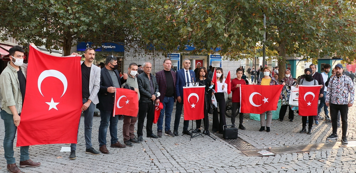 İzmir'de şehit aileleri İYİ Partili Türkkan'ı kınadı