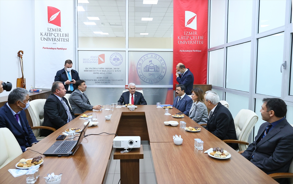İzmir'de Türkoloji Araştırmaları Enstitüsü açıldı
