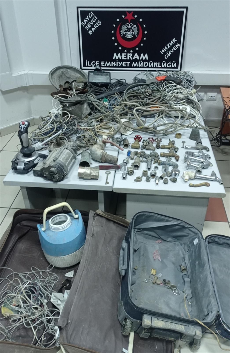 Konya'da 5 hırsızlık olayının şüphelileri çaldıkları malzemelerle yakalandı