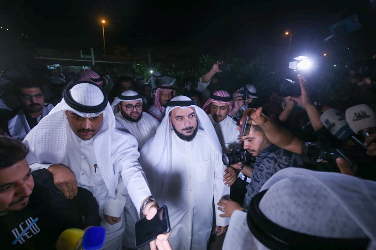 Kuveyt Emiri'nin affettiği gıyabi hükümlülerden 3'ü ülkeye döndü