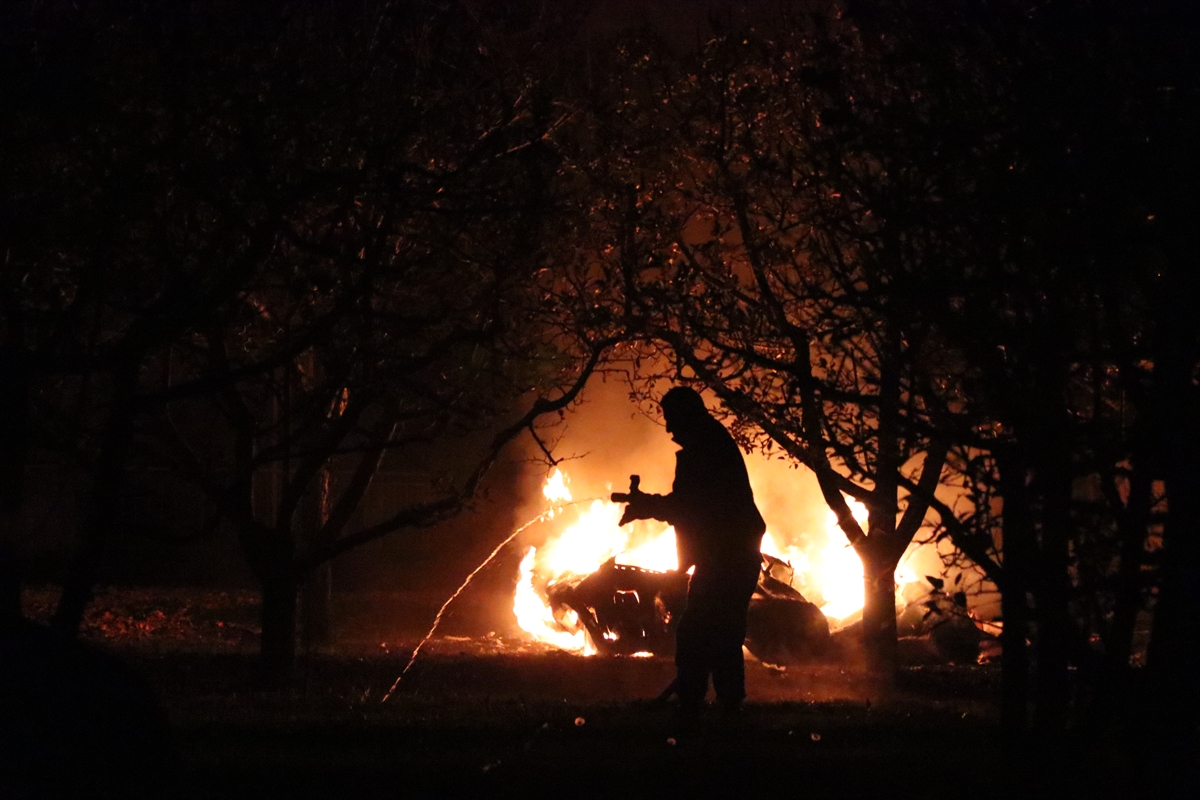 Niğde'de evin bahçesindeki boş karavanda patlama meydana geldi
