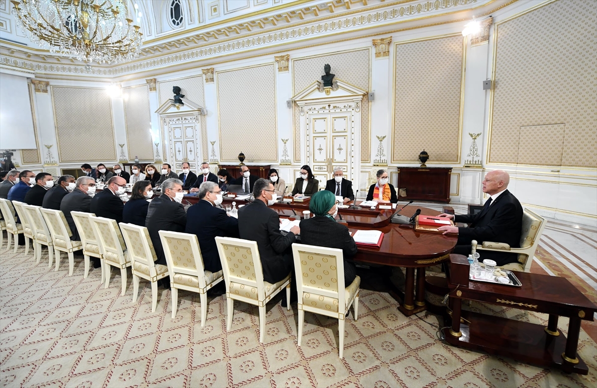 Tunus Cumhurbaşkanı Said, ülkedeki “istisnai tedbirlerin” süresinin kısaltılacağını söyledi