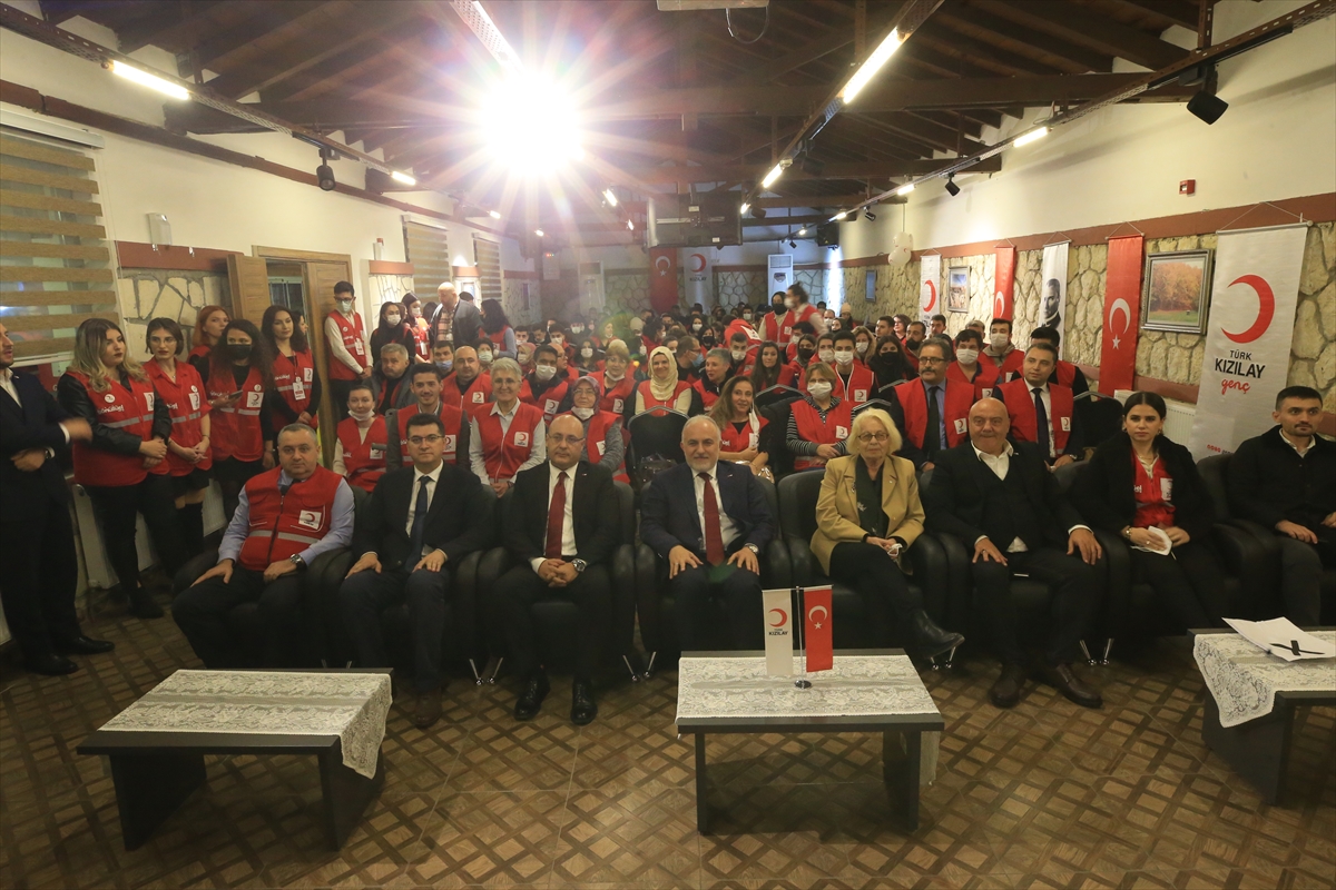 Türk Kızılay Genel Başkanı Kerem Kınık, Kırklareli Şubesinin yöneticileriyle toplantı yaptı