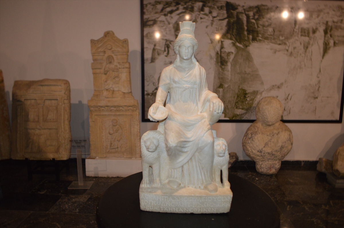 1700 yaşındaki “Kybele” heykeli, Afyonkarahisar'a getirildi