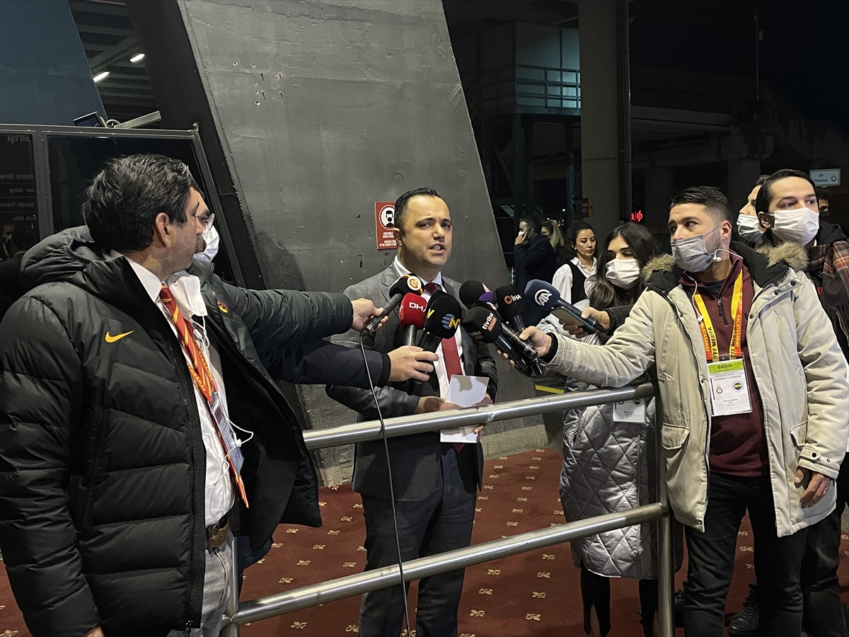 Kadın futbolunda ilk derbi heyecanı