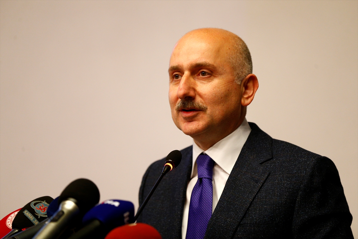 Ulaştırma ve Altyapı Bakanı Karaismailoğlu, Kayseri'de konuştu: (1)