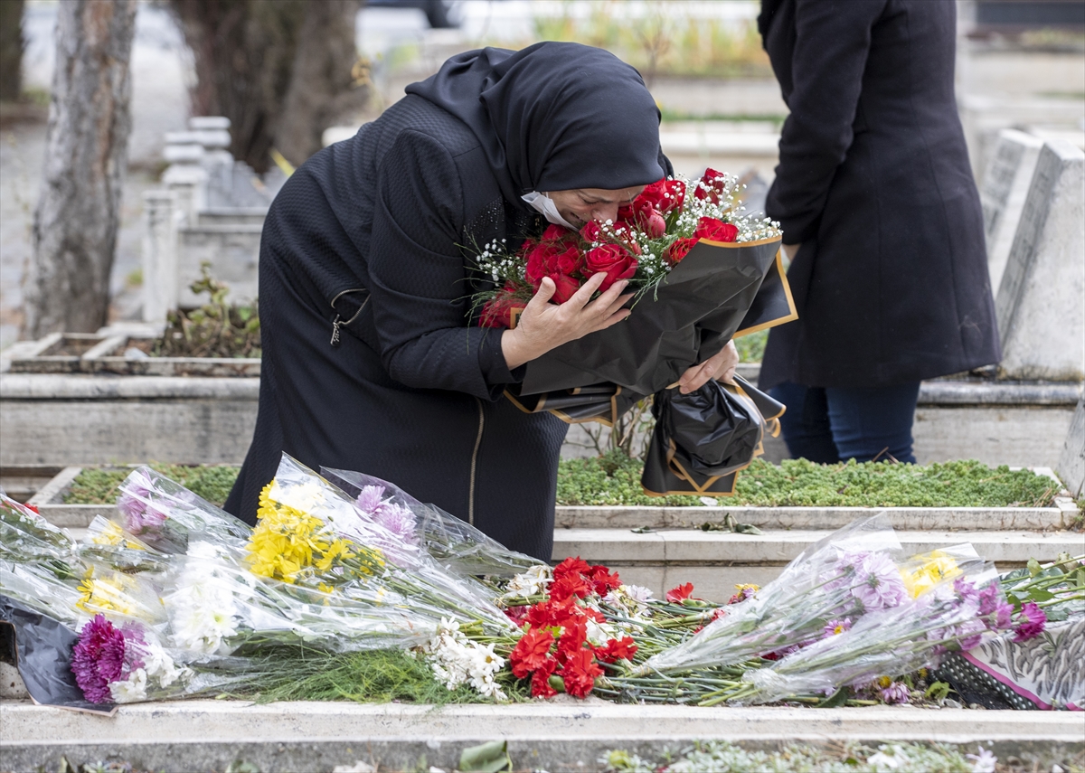Başak Cengiz'i doğum gününde ailesi ve yakınları mezarı başında andı