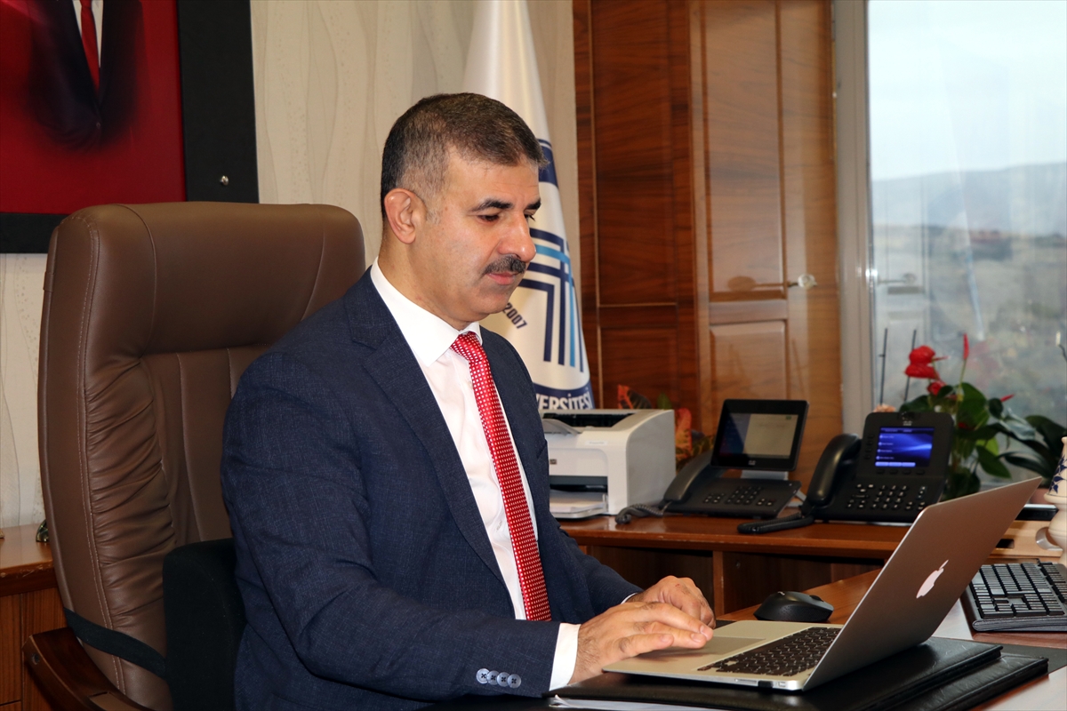 Çankırı Karatekin Üniversitesi Rektörü Çiftçi, AA'nın “Yılın Fotoğrafları” oylamasına katıldı