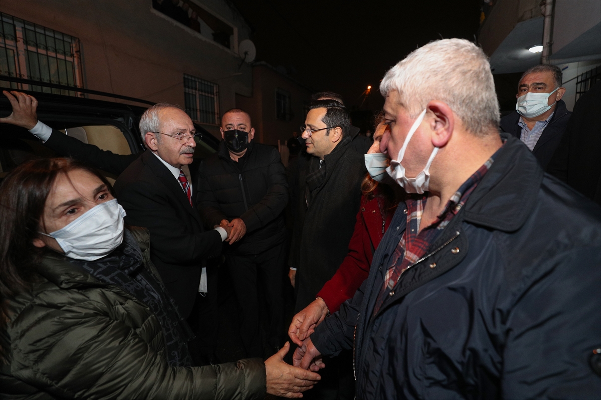 CHP Genel Başkanı Kılıçdaroğlu'ndan vefat eden halasının evine taziye ziyareti