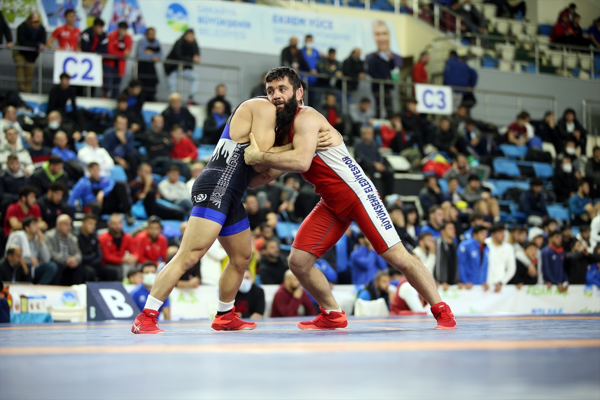 Grekoromen Güreş Türkiye Şampiyonası, Sakarya'da devam ediyor