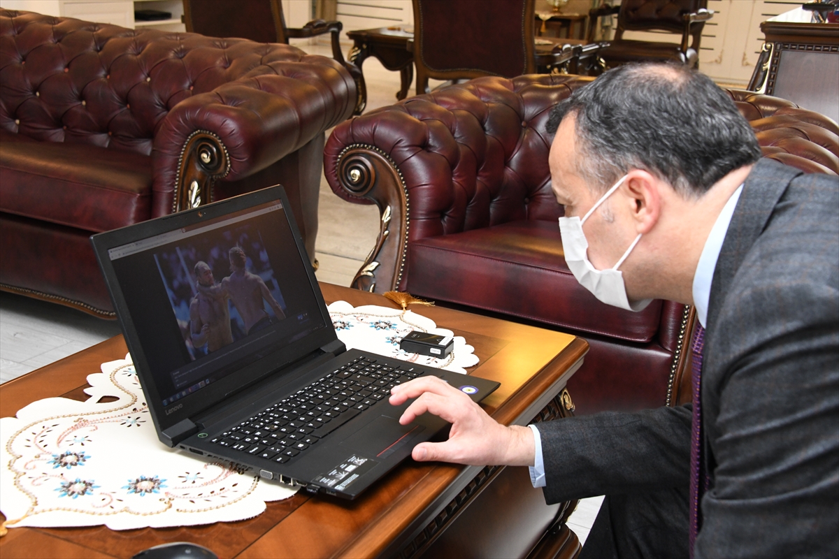 Gümüşhane Valisi Taşbilek, AA'nın “Yılın Fotoğrafları” oylamasına katıldı