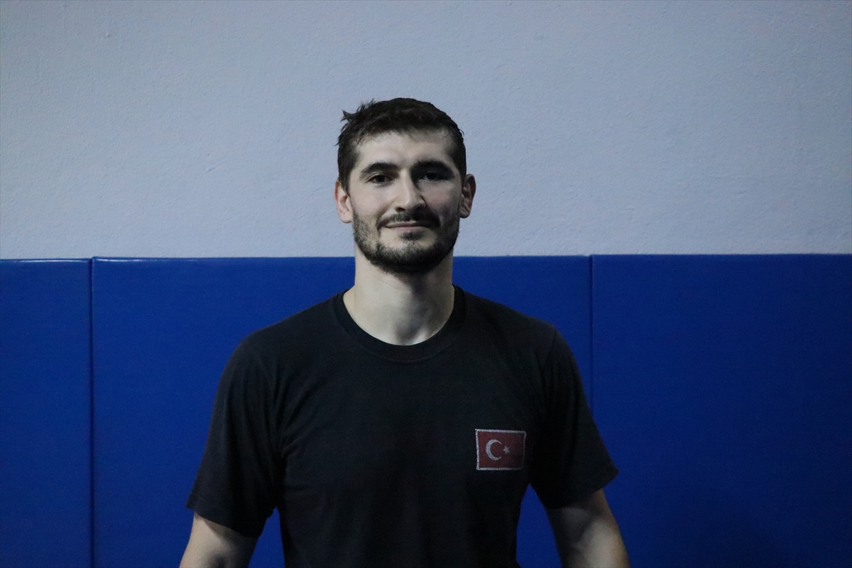 İşitme engelli milli güreşçinin hedefi ikinci olimpiyat madalyası