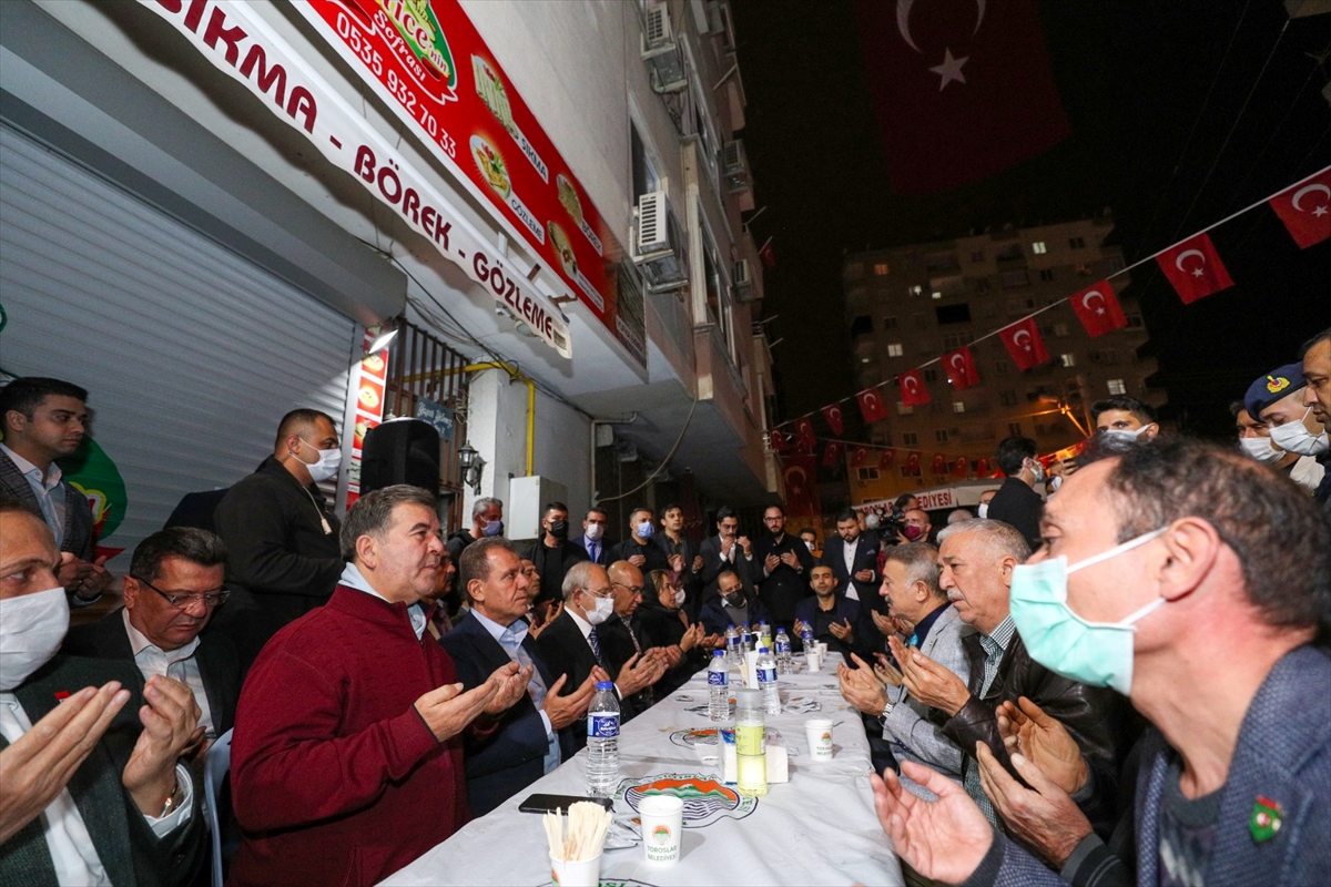 Kılıçdaroğlu, şehit Mutlu'nun kayınpederine taziye ziyaretinde bulundu