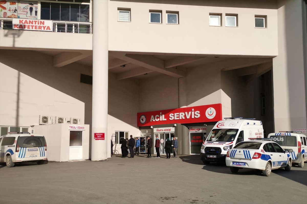 Kocaeli'de lisenin bahçesine giren pitbull cinsi köpek 5 öğrenciyi yaraladı