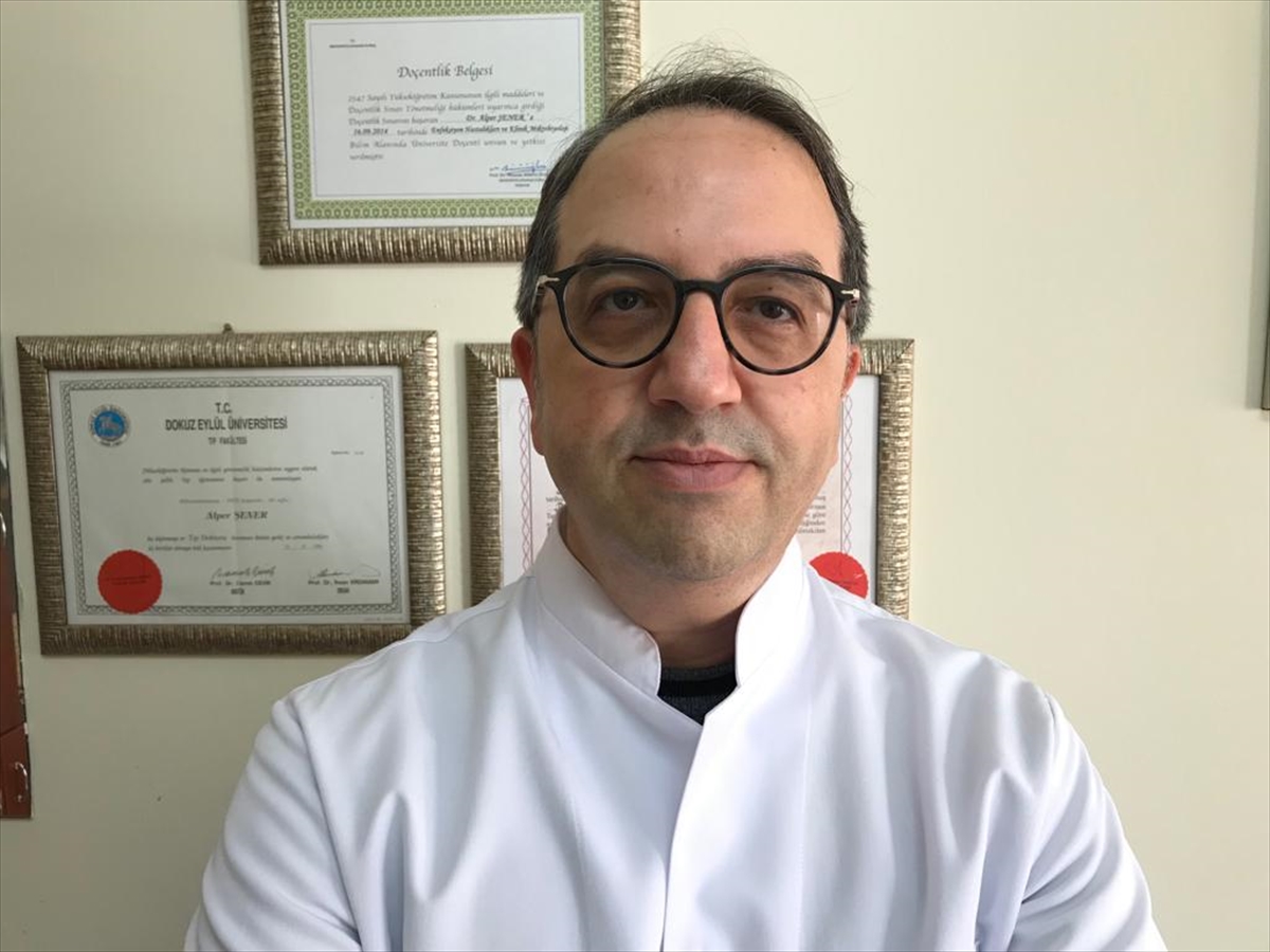 Koronavirüs Bilim Kurulu Üyesi Şener'den Omicron varyantına ilişkin açıklama: