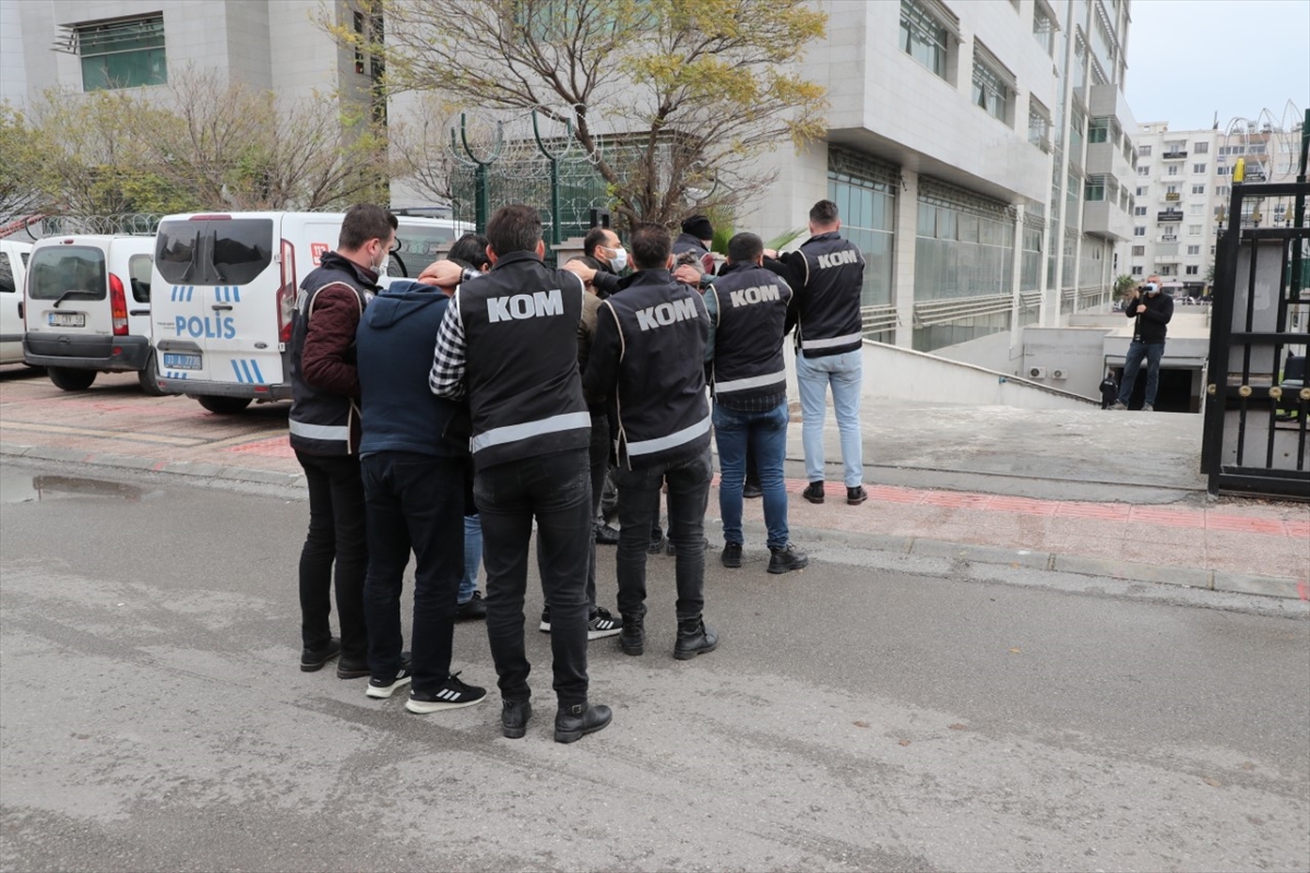 Mersin'de 5 bin 379 litre etil alkol ele geçirilmesiyle ilgili 4 kişi tutuklandı