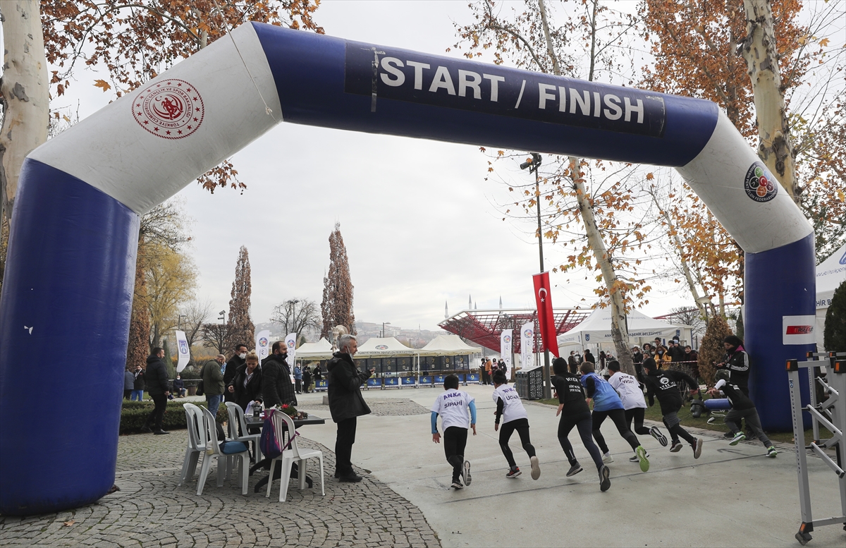 Modern pentatlonda “Laser Run Şehir Turu Yarışı” Gençlik Parkı'nda yapıldı