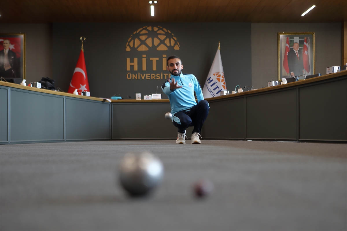 Spor tutkunu gencin 42 madalya ile 4 antrenörlük ve 2 hakemlik belgesi var