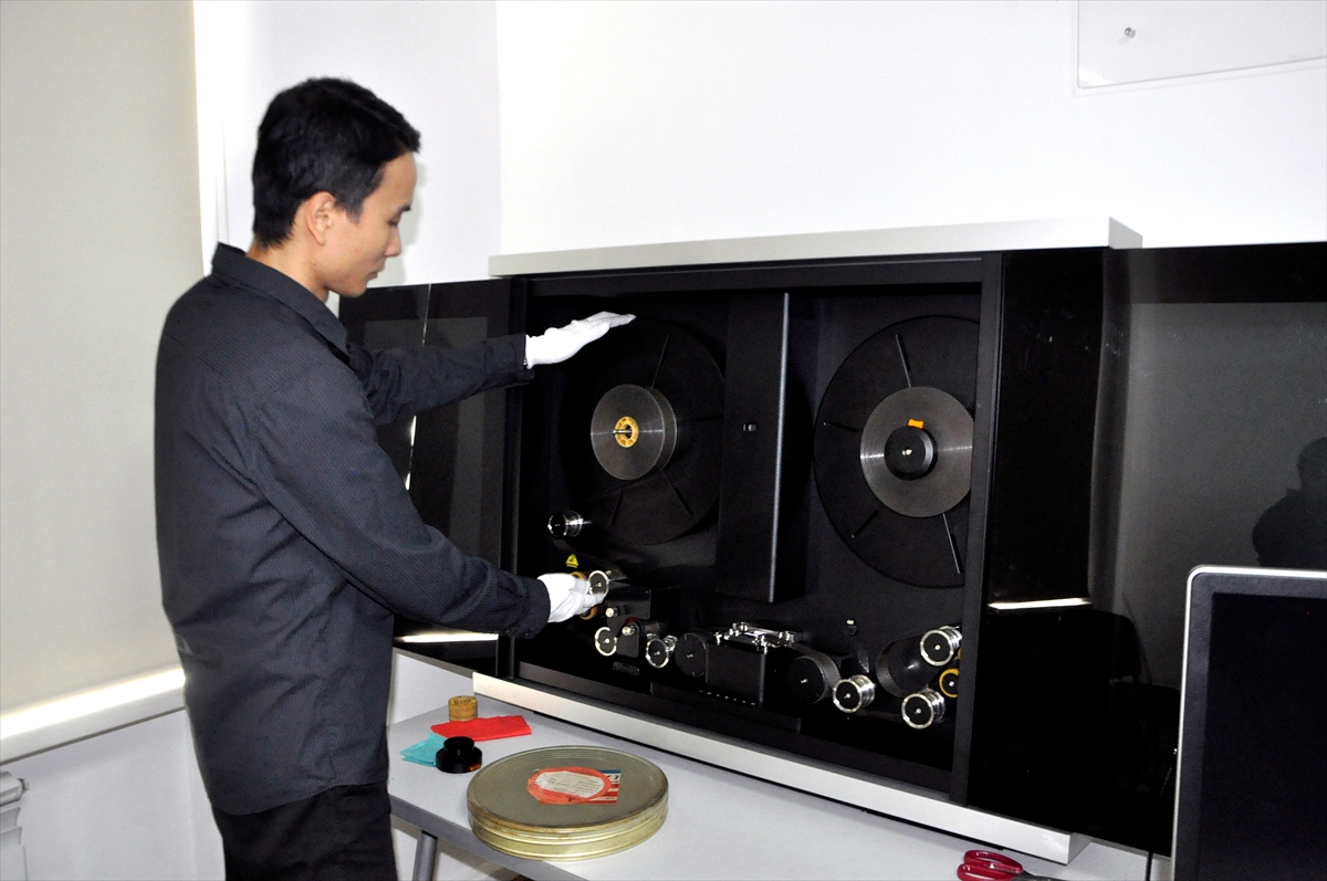 TİKA, Kırgızistan'da makara filmlerin dijital ortama aktarılmasına destek oldu