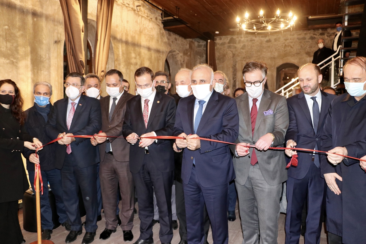 Trabzon'da “Bükreş, Doğu-Osmanlı Kalıbındaki Şehir Kolaj Sergisi” açıldı
